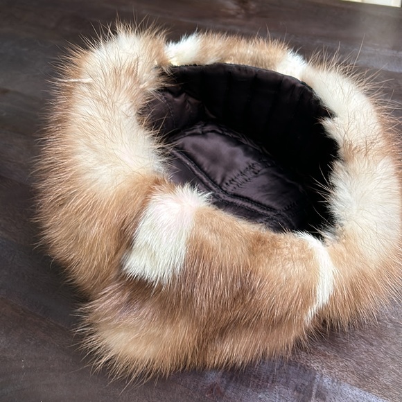 Vintage Fur Hat with Flaps - Picture 11 of 12
